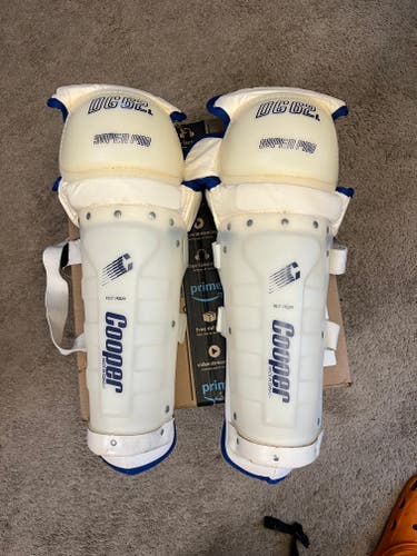 Used Cooper DG62L SuperPro 16.5" Hockey Shin Guards