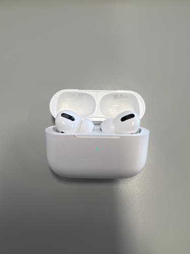 Pre Owned AirPod Pro With Charging Case