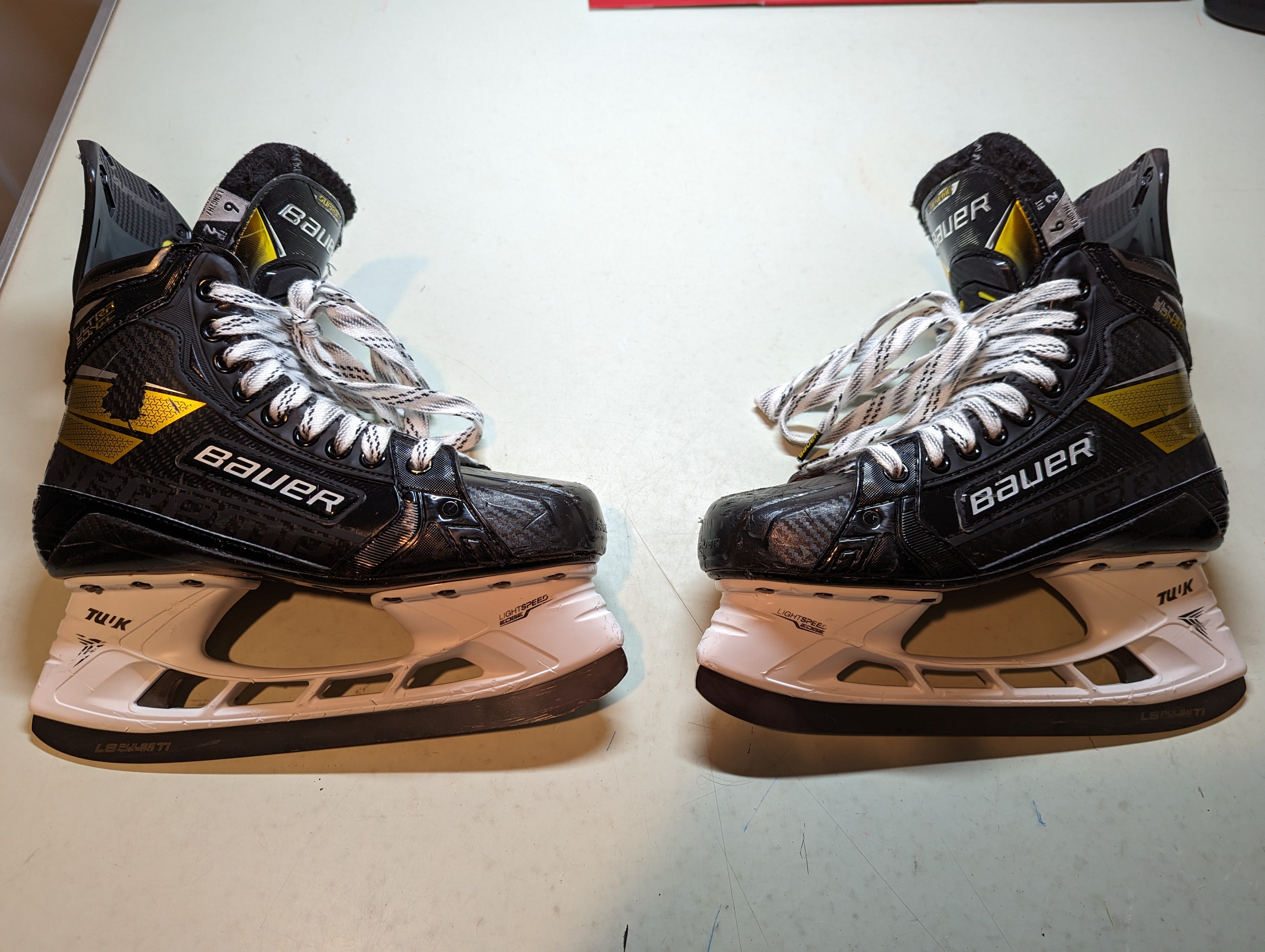 Used Bauer Supreme UltraSonic Skates Size 6 Fit 2 | SidelineSwap