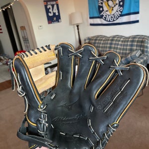 Used Right Hand Throw 11.5" Pro Baseball Glove