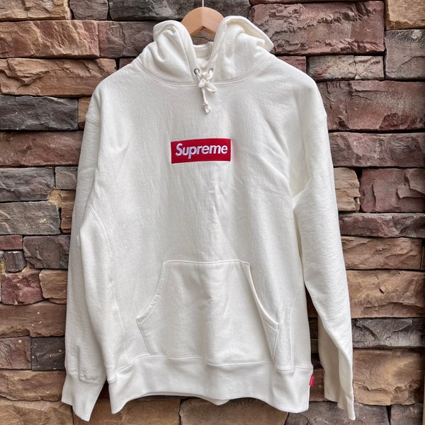 Supreme Box Logo Hoodie Size Medium Adult New Pullover Deadstock