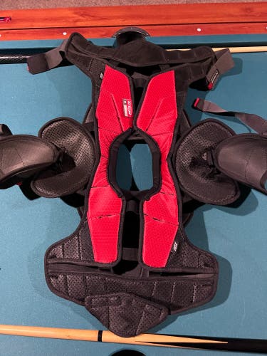 Senior Medium CCM  JetSpeed FT1 Shoulder Pads