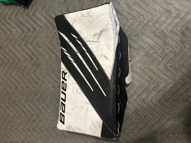 Used Regular Bauer Vapor 3X Goalie Blocker