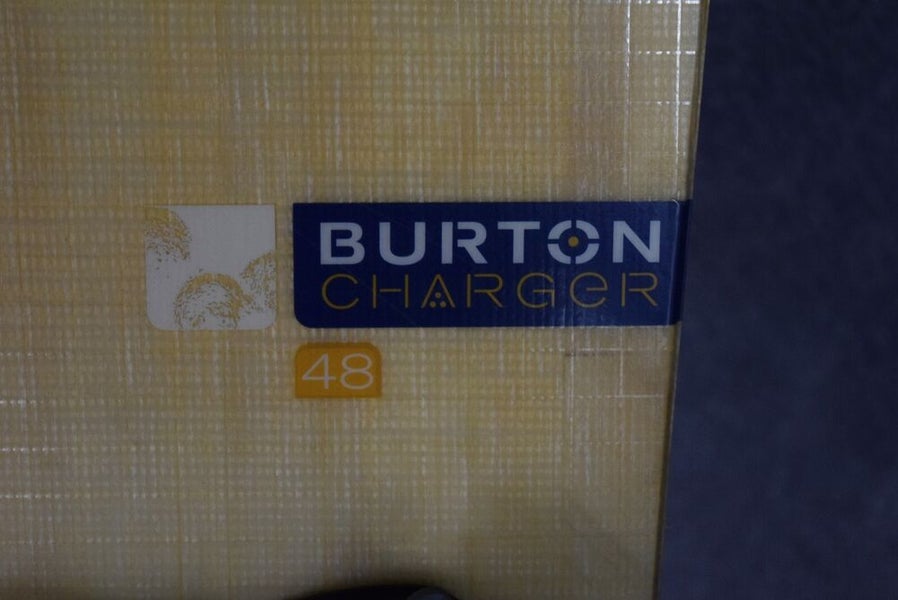 BURTON CHARGER SNOWBOARD SIZE 148 CM WITH NEW CHANRICH MEDIUM