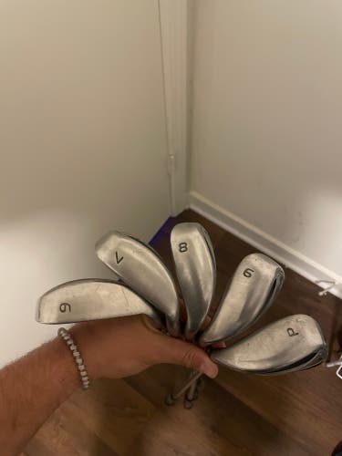 Used Left Hand 5 Pieces Iron Set