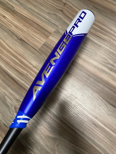 USSSA 2023 Composite (-8) 23 oz 31" Avenge Pro Bat