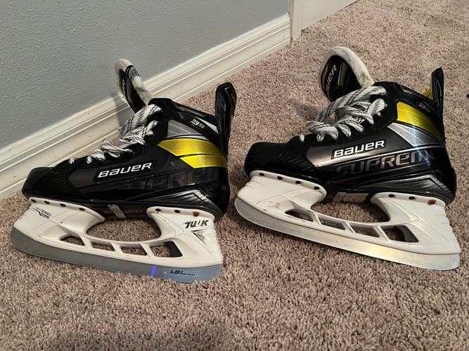 Senior Used Bauer Supreme 3S Hockey Skates Size 8.5 Fit 1