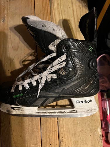 Used CCM Regular Width Size 10 RibCor Hockey Skates