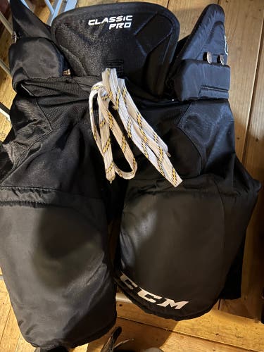 Senior XL CCM Tacks Classic Pro Hockey Pants