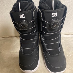 Used Women's Men's 5.5 (W 6.5) DC Snowboard Boots