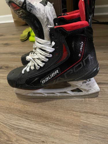 Used Bauer Fit 2 Size 8.5 Vapor 3X Pro Hockey Skates