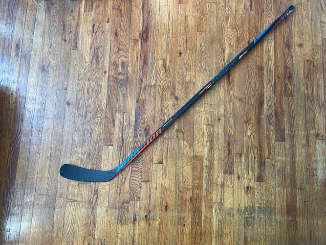 Like New Senior Right Handed W03 Covert QR Hockey Stick