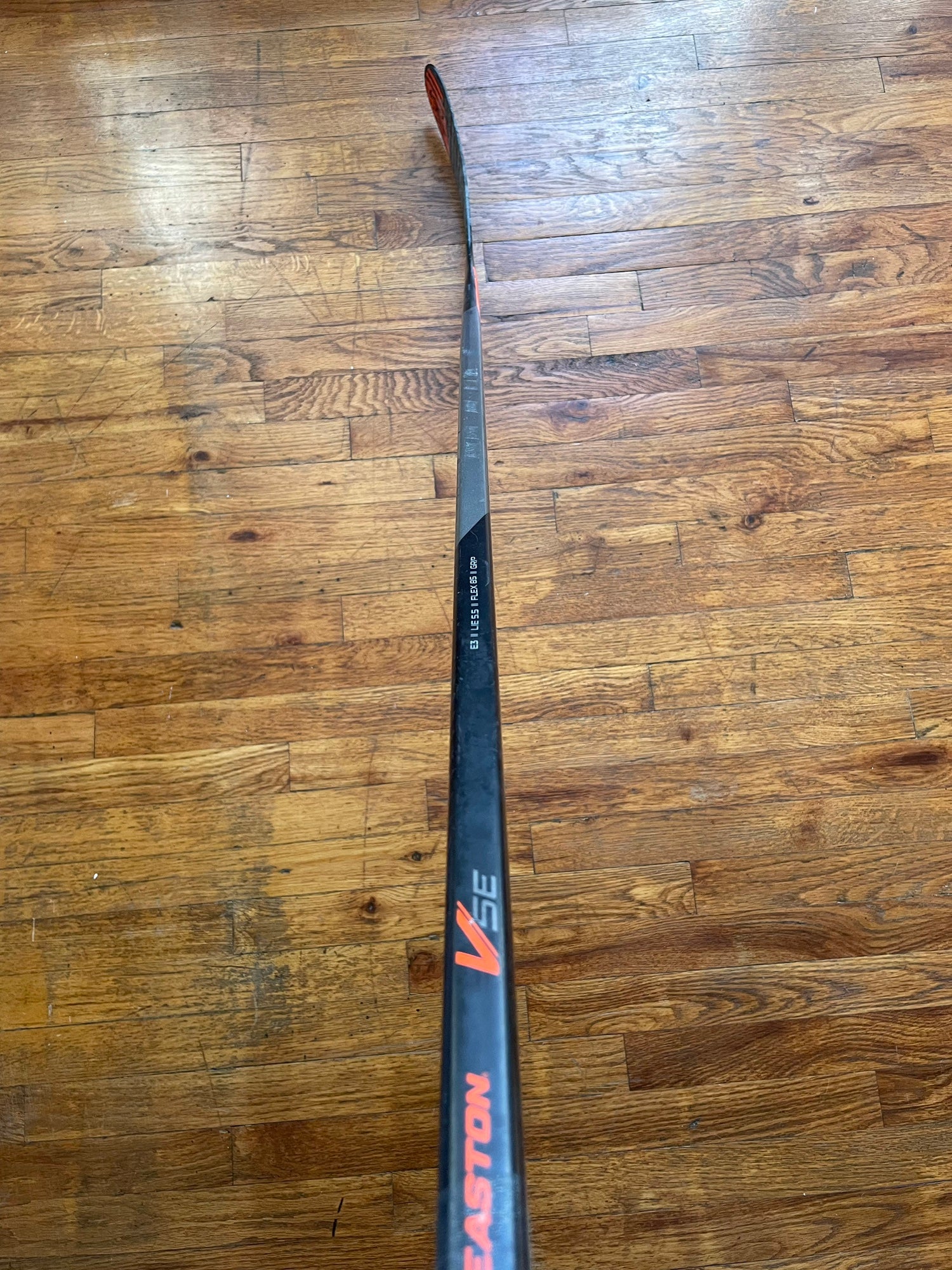 Like New Right Handed V5E Hockey Stick