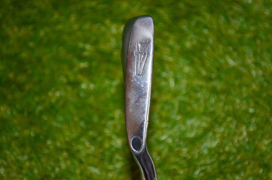 Walter Hagen	Ultradyne II	4 Iron	RH	38"	Steel	Stiff	New Grip