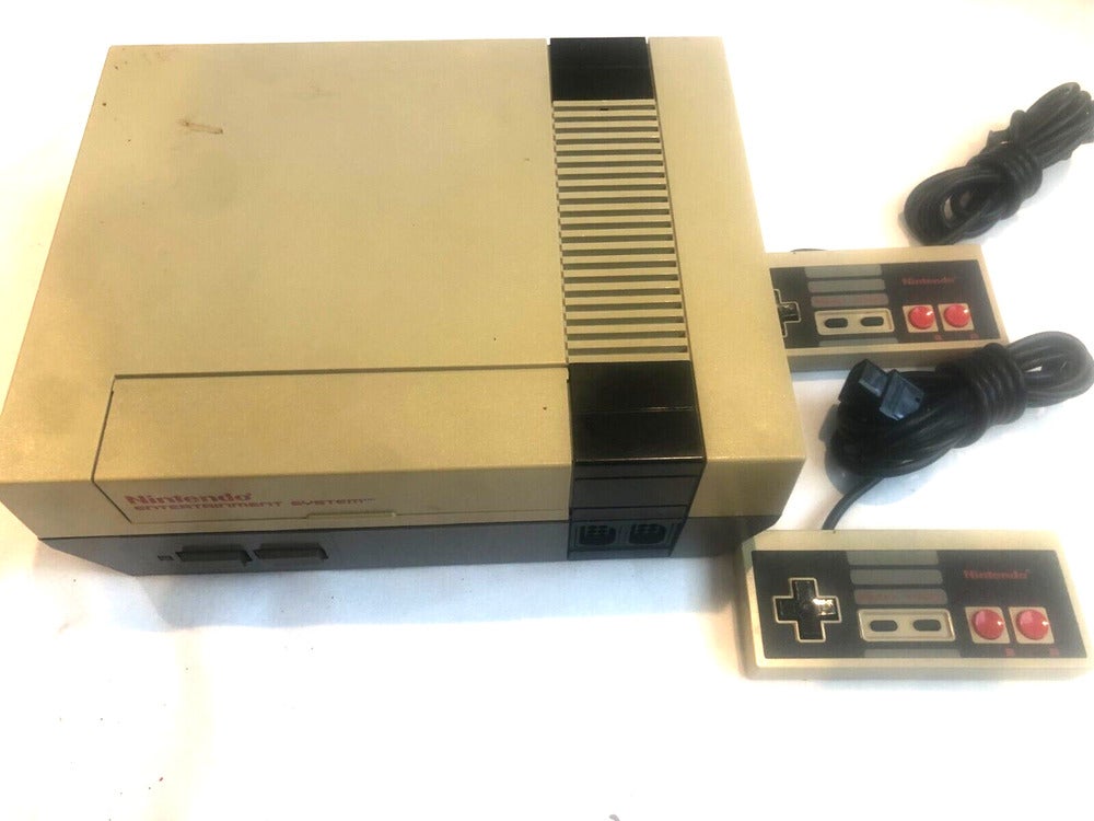 Nintendo Entertainment System NES-001 Video Game Console 2 Controllers no Plug