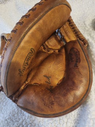 Rawlings MJ50 RHT Catcher's Professional Jerry May Signature Model Baseball Glove 32.5" Game Ready