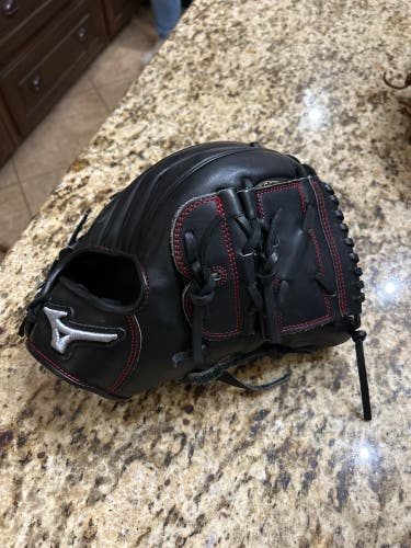 Used Pitcher's 11.75" Pro Select Baseball Glove
