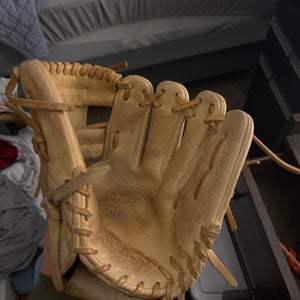 Used Right Hand Throw 11.25" Pro Preferred Baseball Glove
