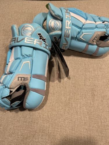 Maverick M5 Goalie Glove - NEW WITH TAGS !!!