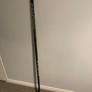 Senior Right Handed P29  Super Tacks AS-V PRO Hockey Stick