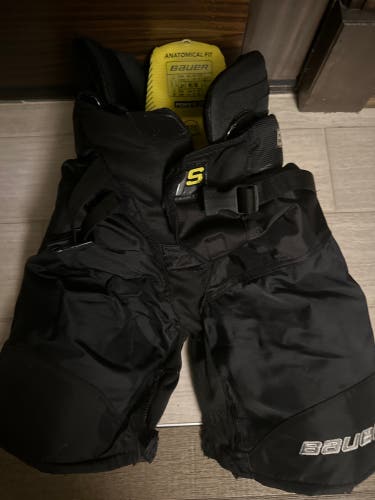 Junior Medium Bauer  Supreme 1S Hockey Pants
