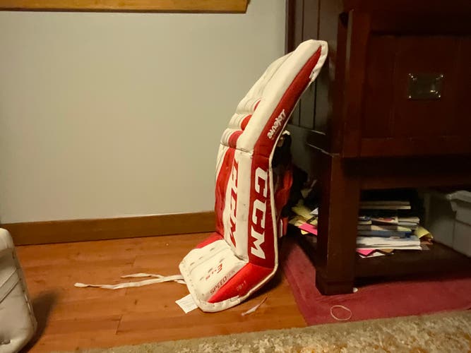 CCM Eflex 4.5 leg pads jr 28+1