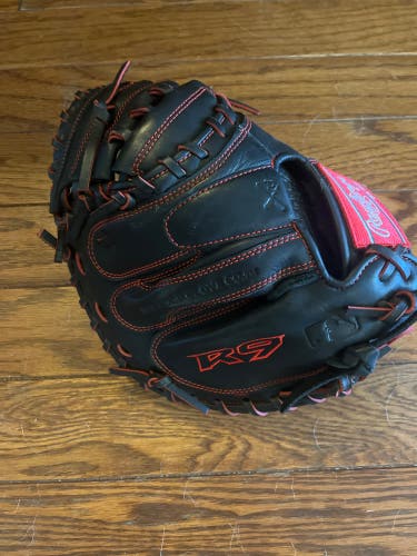 Right Hand Throw 32" R9 Baseball Glove