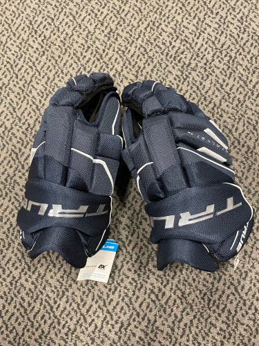 True Navy Catalyst 7x 15” hockey gloves