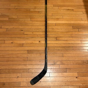 Senior Right Handed P88  Supreme 1S Hockey Stick