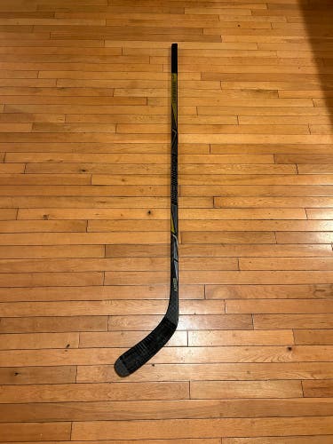 Senior Right Handed P88  Supreme 1S Hockey Stick