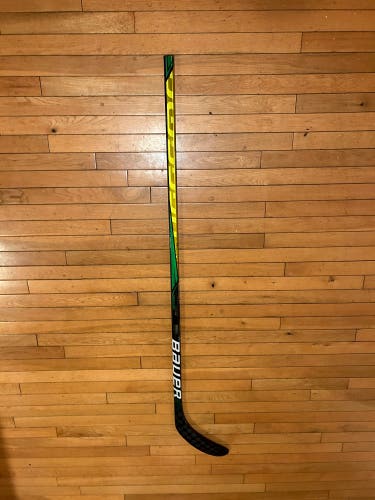 Senior Right Handed P92  Supreme UltraSonic Hockey Stick