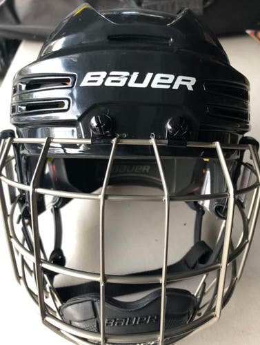 Used Small Bauer Pro Stock Re-Akt 75 Helmet