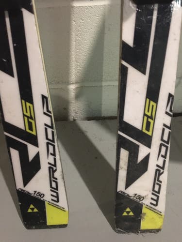 Used Kid's 2013 Fischer 150 cm Racing RC4 World Cup GS Skis With Bindings Max Din 10