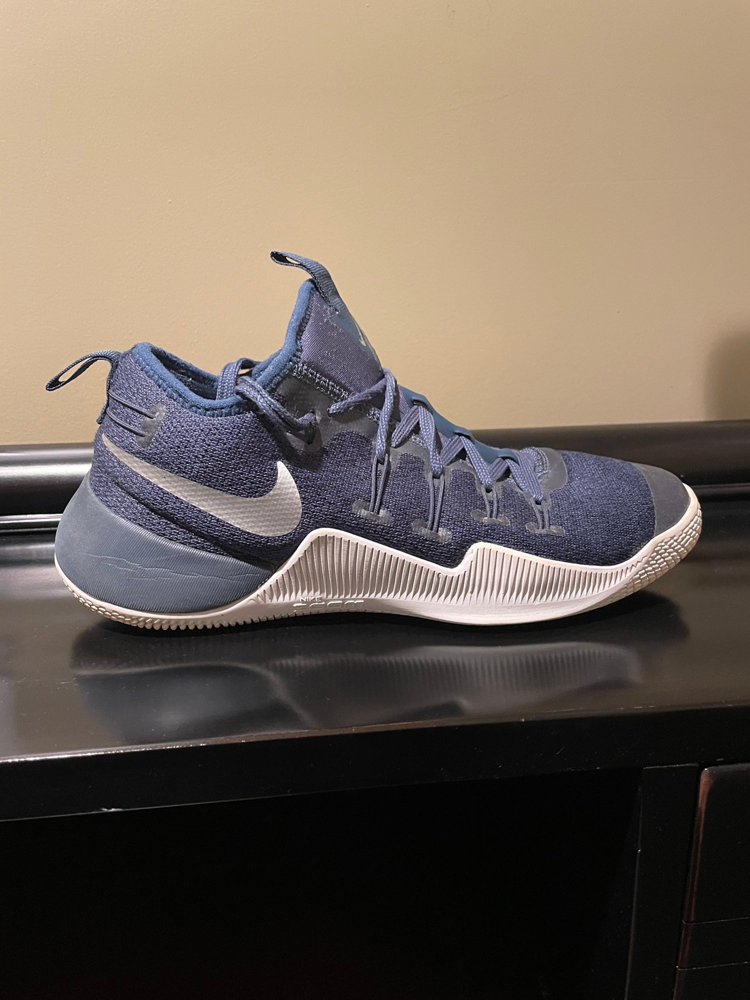 Hypershift Zoom basketball shoes | SidelineSwap