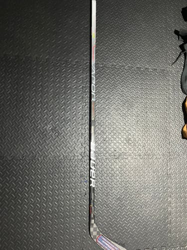 Senior Left Hand P92  Vapor Hyperlite Hockey Stick