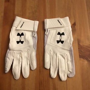 NEW Under Armour Yard white/ black Batting Gloves Size Adult L/large