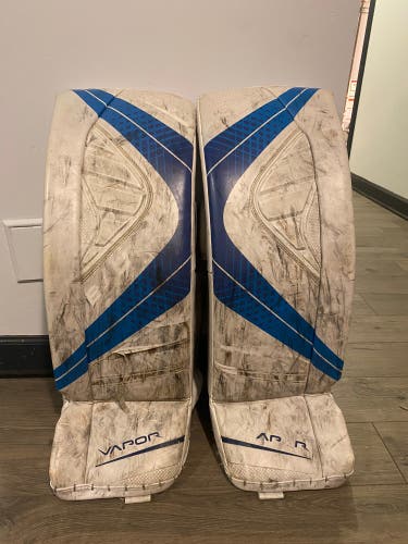 Used 32" Bauer  Vapor X900 Goalie Leg Pads