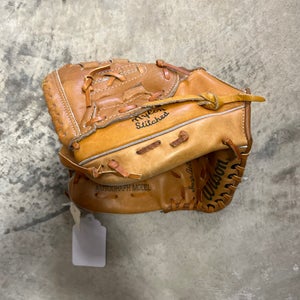 New Wilson Left Hand Throw Baseball Glove 9"