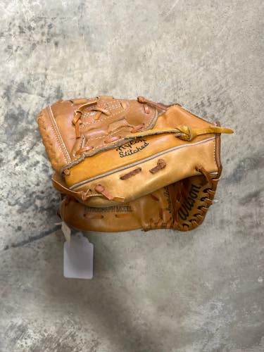 New Wilson Left Hand Throw Baseball Glove 9"