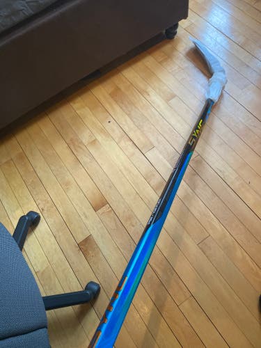P92 102 Flex Right Senior Right Handed P92 Nexus Sync Hockey Stick