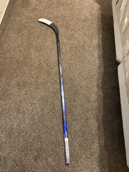 Senior Right Handed P92 Pro Stock Vapor Hyperlite Hockey Stick
