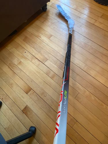 New Left Hand P92 Vapor Hyperlite Hockey Stick