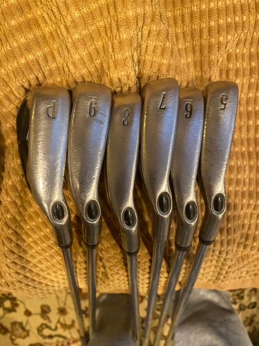 Men's Right Handed Stiff Flex 6 Pieces Ft Clubs (Full Set)