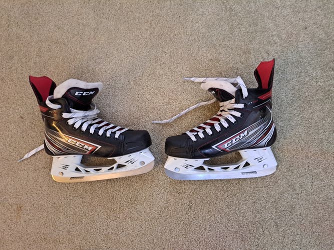 Used Jr. CCM JetSpeed FT460 Hockey Skates Size 5.5