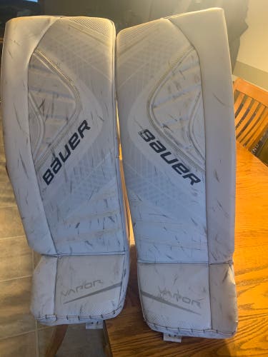 32" Bauer  Vapor X900 Goalie Leg Pads