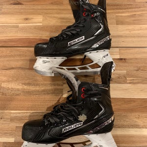 Used Bauer Regular Width Size 8.5 Vapor X3.5 Hockey Skates