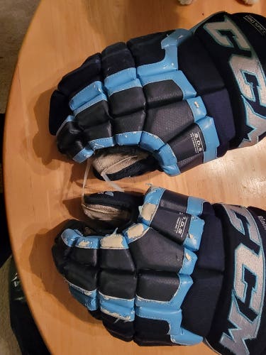 Used CCM CS 400 Gloves 14"