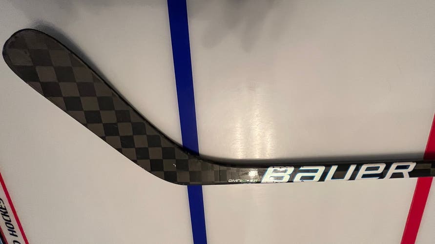 Intermediate Right Handed P88 Nexus Geo Hockey Stick