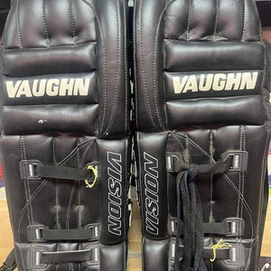 28" Vaughn  VPG 690 Goalie Leg Pads