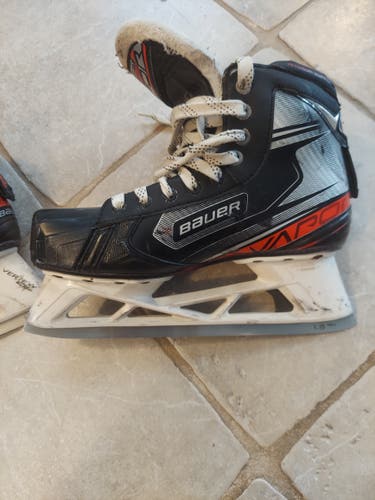 Junior Used Bauer Vapor X2.9 Hockey Goalie Skates Regular Width Size 10